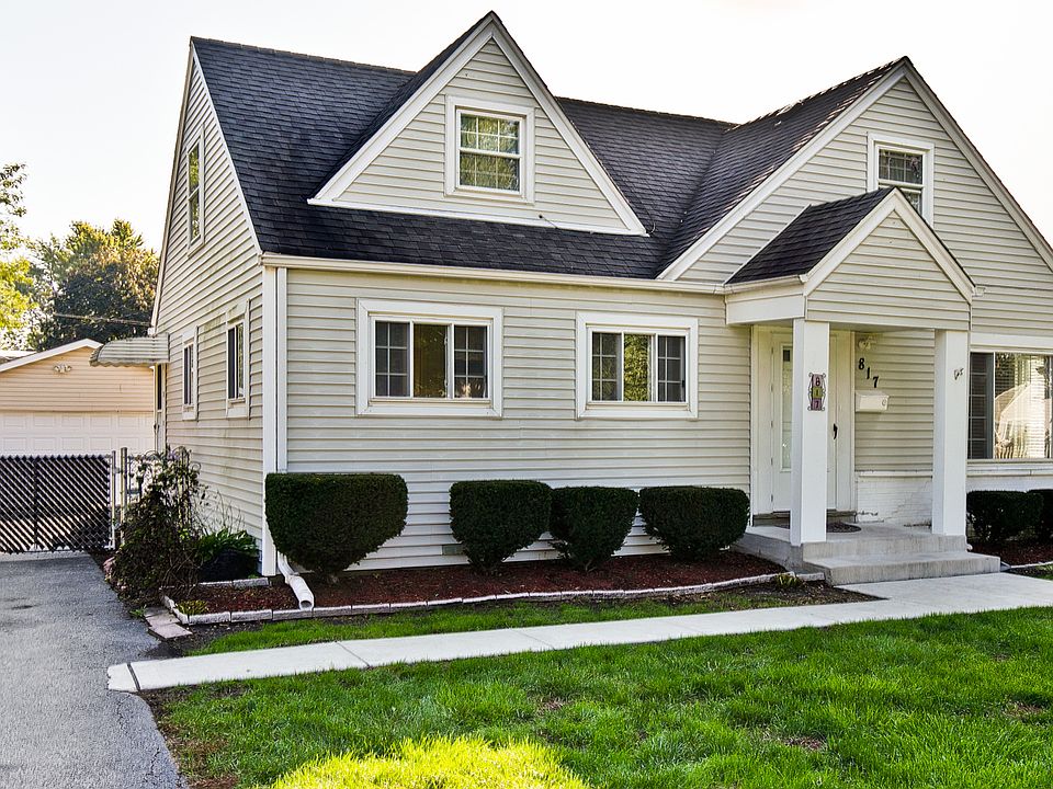 1st image of 817 Rowlett Ave