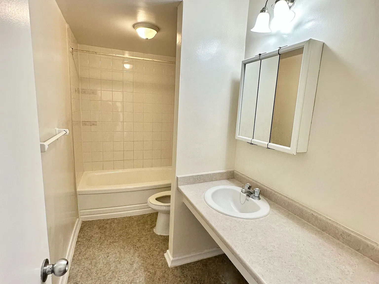 2 bed, $2,195 — Photo 4