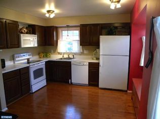 4706 Fox Pointe Ct, Glen Mills, PA 19342