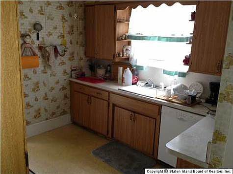 3rd image of 314 Rose Ave
