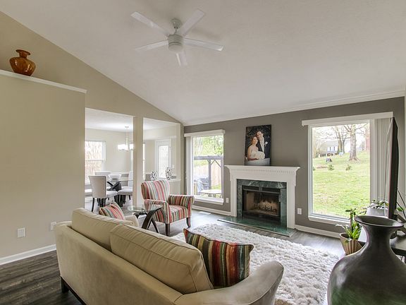 3rd image of 2128 Melody Dr