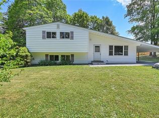 3 Cathy Dr, Newburgh, NY 12550