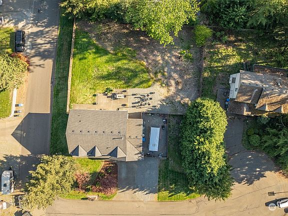 5th image of 19215 108th Street E
