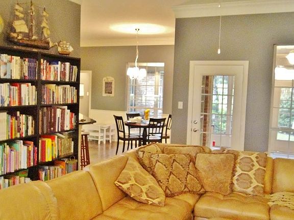 4th image of 2916 Plymouth Cir