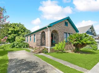 5240 Burgundy St, New Orleans, LA 70117