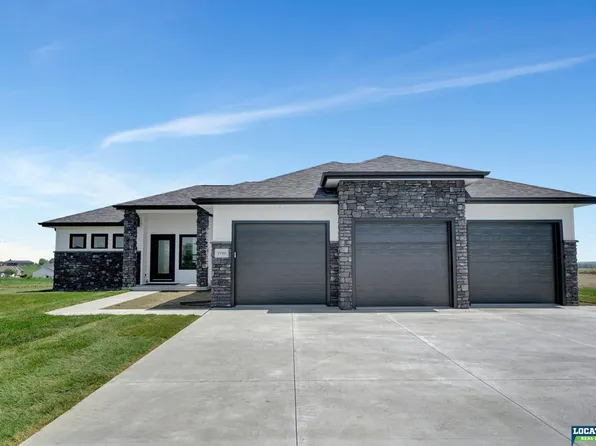 2720 SW 49th St, Lincoln, NE 68522