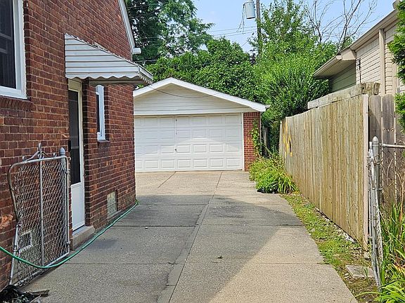 2nd image of 20665 Beaufait St