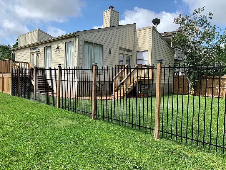 2402 Intrepid Way — Photo 3