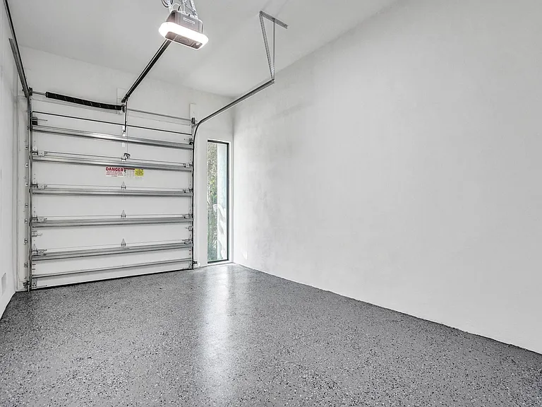 604 SW 7th Ave — Photo 49