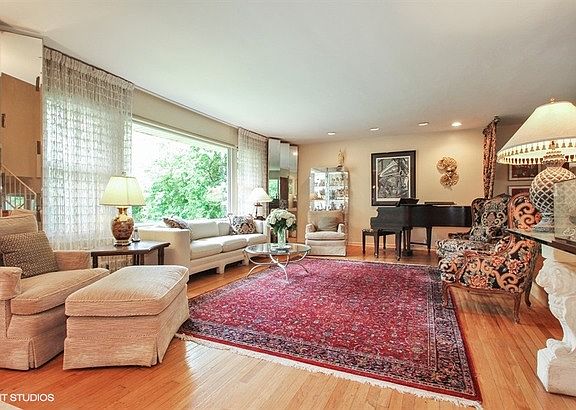 2nd image of 6707 N Keeler Ave