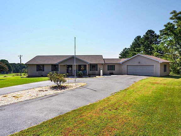 3rd image of 1380 Foster Rd