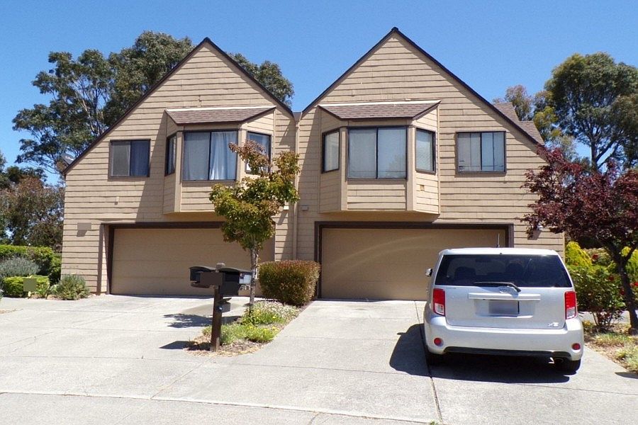 1st image of 3221 Southridge Dr