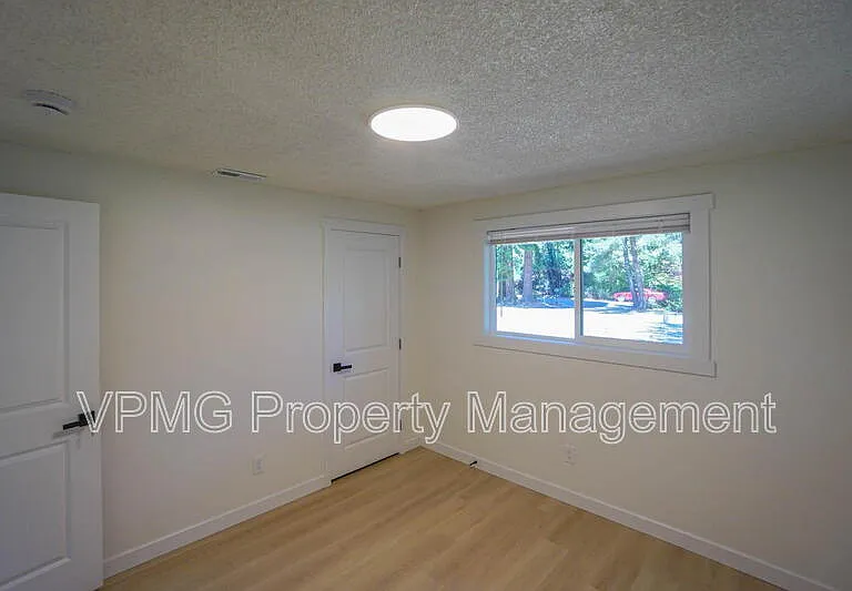 19505 NE 11th St — Photo 20