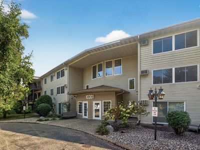10301 Cedar Lake Rd APT 113, Minnetonka, MN, 55305