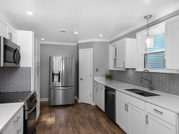 4th image of 8033 Chambers St