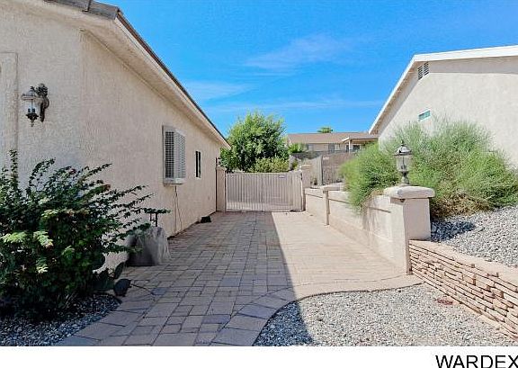 4th image of 3235 Fan Palm Dr