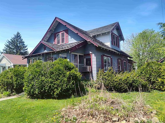 3rd image of 103 Mary St