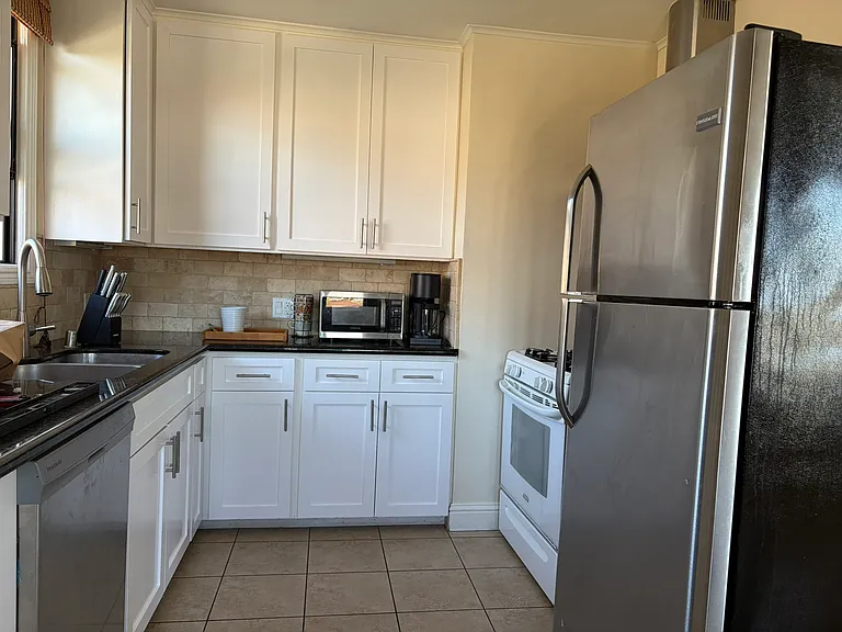 44 Elm St — Photo 16