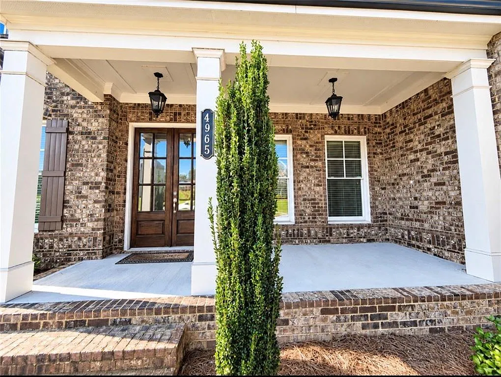 5 bed, 4.5 bath, 4546 sqft, $4,500 — Photo 4