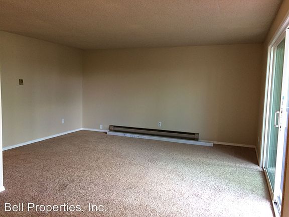 4th image of 9605 6th Pl NE
