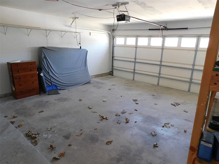 8232 Meadowbrook Dr — Photo 29