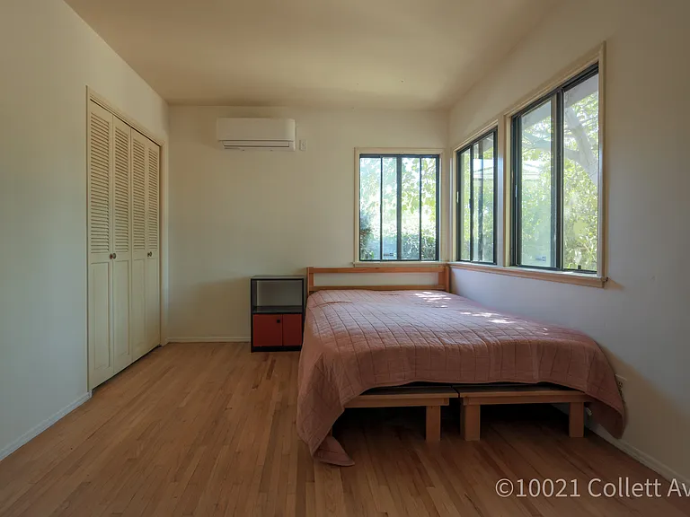 10021 Collett Ave — Photo 9