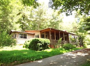565 Wayah Rd, Franklin, NC 28734