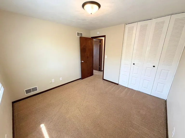 483-491 Lovers Lane; Country Clb #4401-4409-4516 — Photo 10