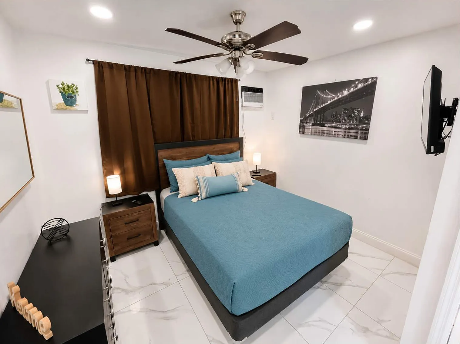 Studio, 1.0 bath, 344 sqft, $1,925 — Photo 3