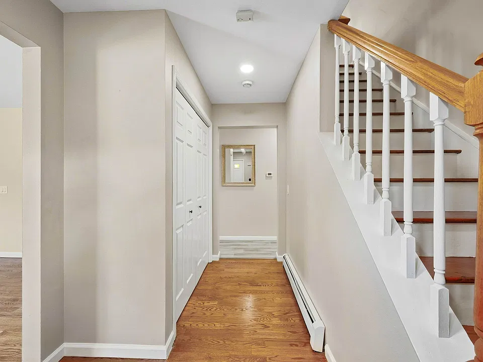 Foyer to Kitchen