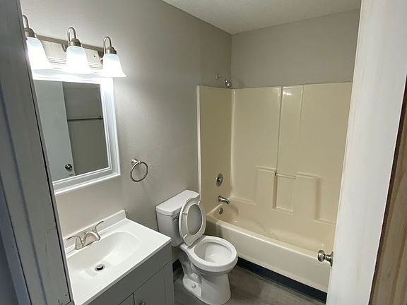 5th image of 2100 Westdale Dr SW #4007-7