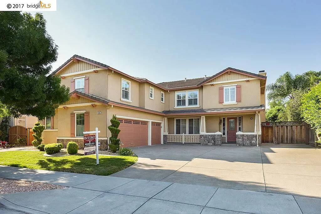 1468 Majestic Ln photo 1