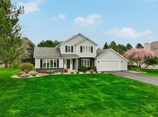 392 Pineville Ln, Webster, NY 14580