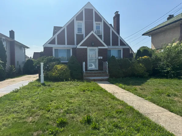 (undisclosed Address), East Rockaway, NY 11518