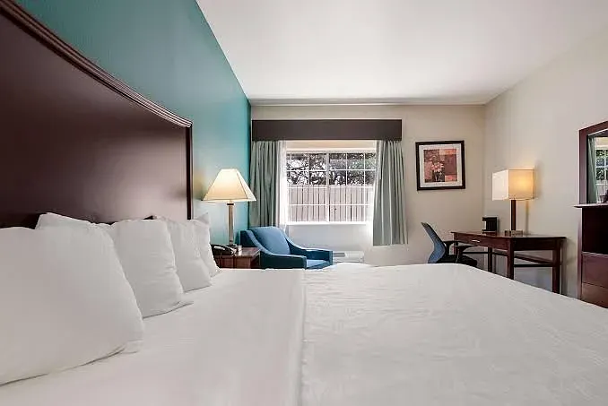 700 SW Fairlawn Rd #201 — Photo 16