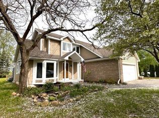 1389 Wildwood Ct, Lapeer, MI