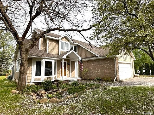1389 Wildwood Ct photo 1