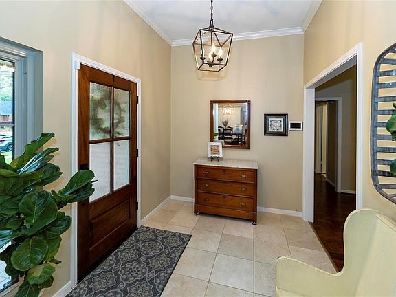 2nd image of 2107 Lakeway Dr
