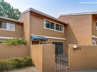 28615 SW Ash Meadows Blvd APT 9, Wilsonville, OR 97070