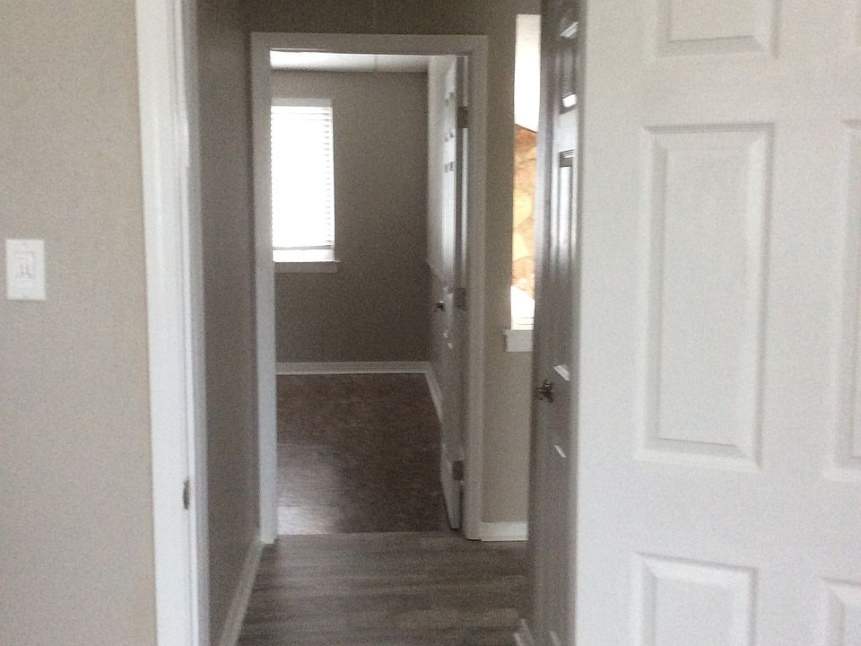 1st image of 1000B Saint Julien Dr