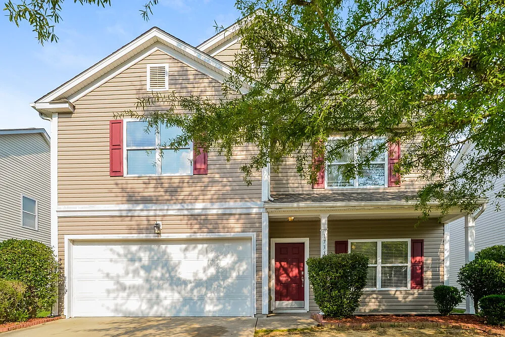 3 bed, 2.5 bath, 2064 sqft, $2,070 — Photo 1