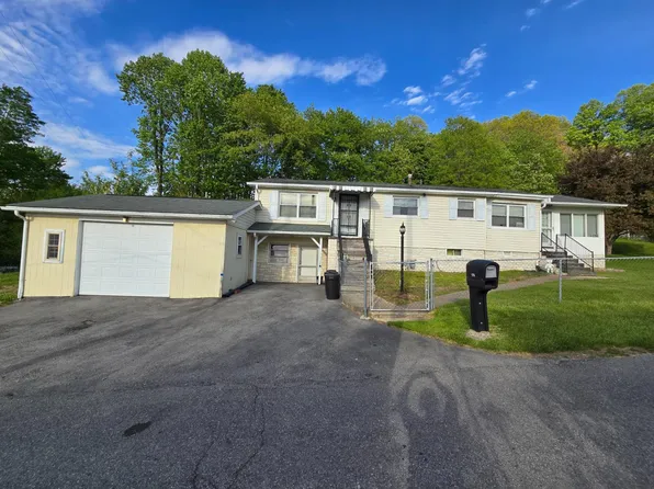 170 Bradley School Rd, Mount Hope, WV 25880