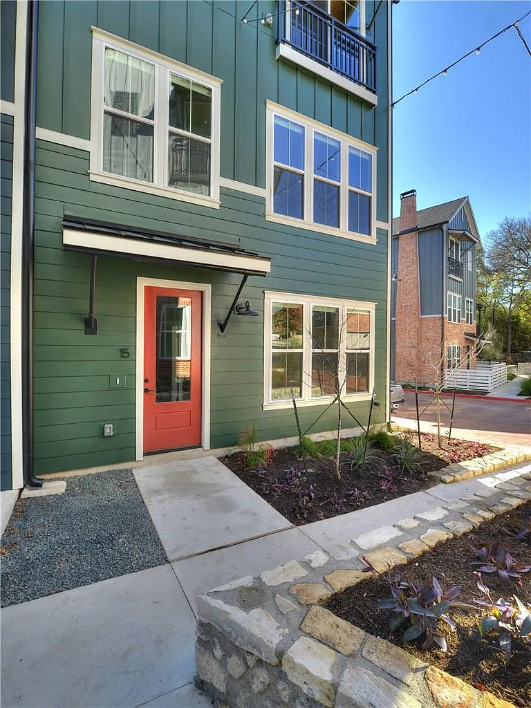 Building Photo - 3809 Valley View Rd #15