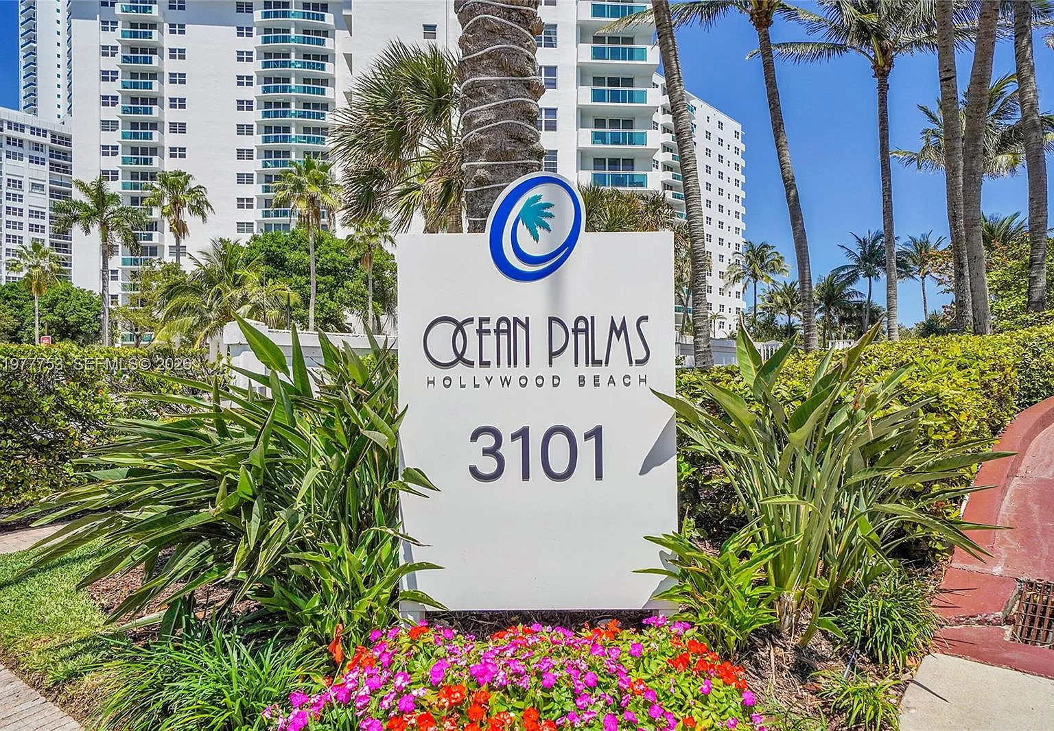 Ocean Palms Condo — Photo 2