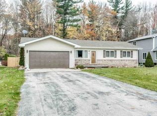 4075 Devonshire Rd, Fort Gratiot, MI 48059