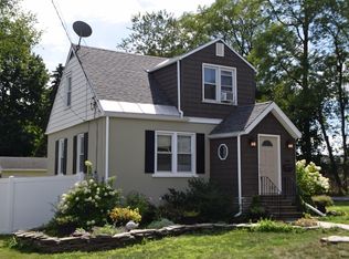 808 6th St, Watervliet, NY 12189