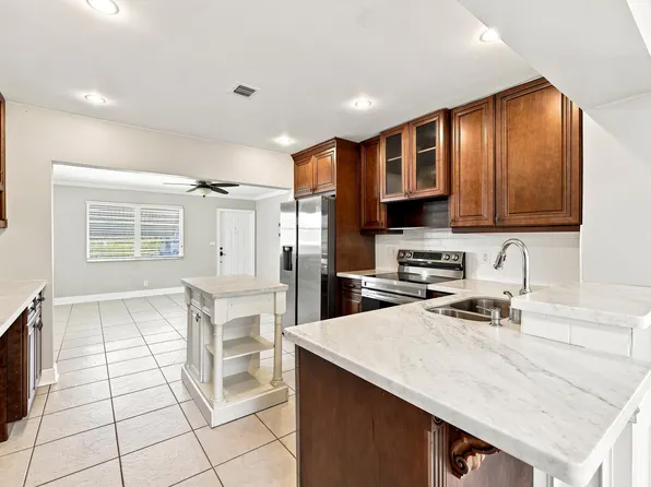 4569 NW 16th Avenue, Tamarac, FL 33309