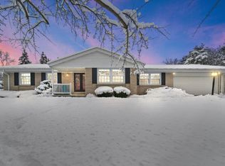 9033 N Seneca Rd, Bayside, WI 53217