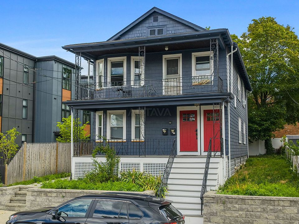 1st image of 256 Main St #2