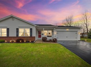 27 Kirkdale Cir, Rochester, NY 14612
